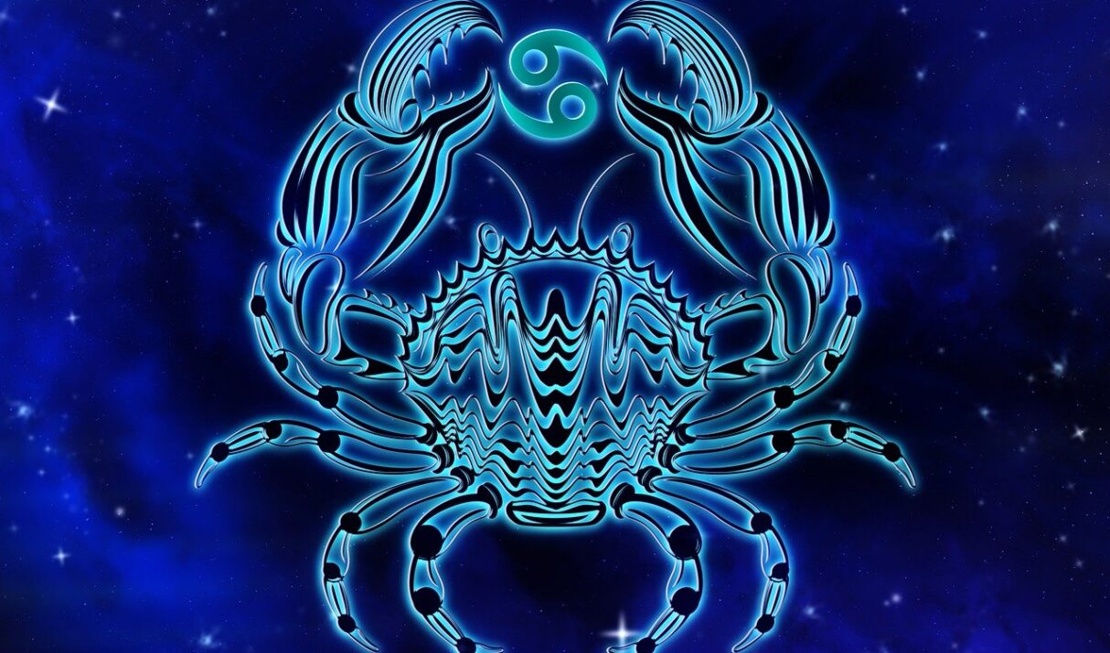 Cancer 2025 Horoscope: A Transformative Year of Luck, Love & Self-Mastery